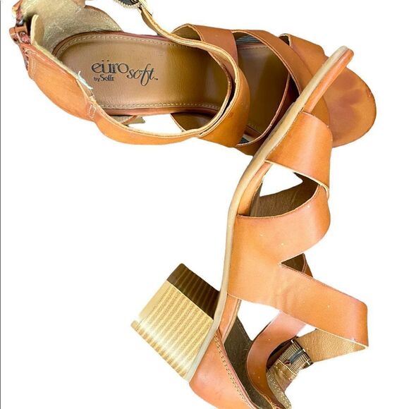 Euro Soft by Sofft strappy brown sandals with stacked heels, zip back , size 8 - Picture 4 of 5